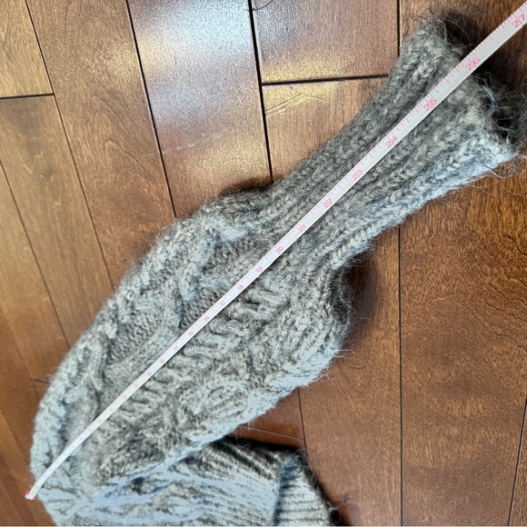 Zara Cable Knit Chunky Cropped Grey Sweater Sweater - Picture 7 of 9